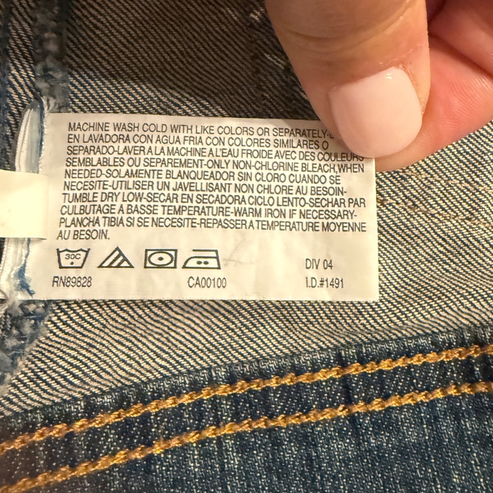 Gloria Vanderbilt Jean Jacket, Denim, Blue, Pockets, Button Down~Medium Petite - Picture 10 of 13